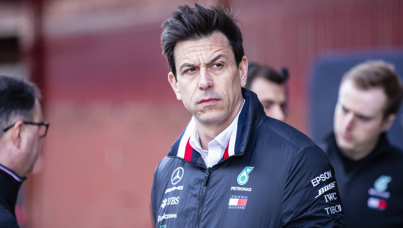 Toto Wolff da marcha atrás en Mercedes