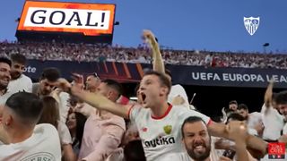El espectáculo de la afición de Nervión en el Sevilla - United, desde dentro