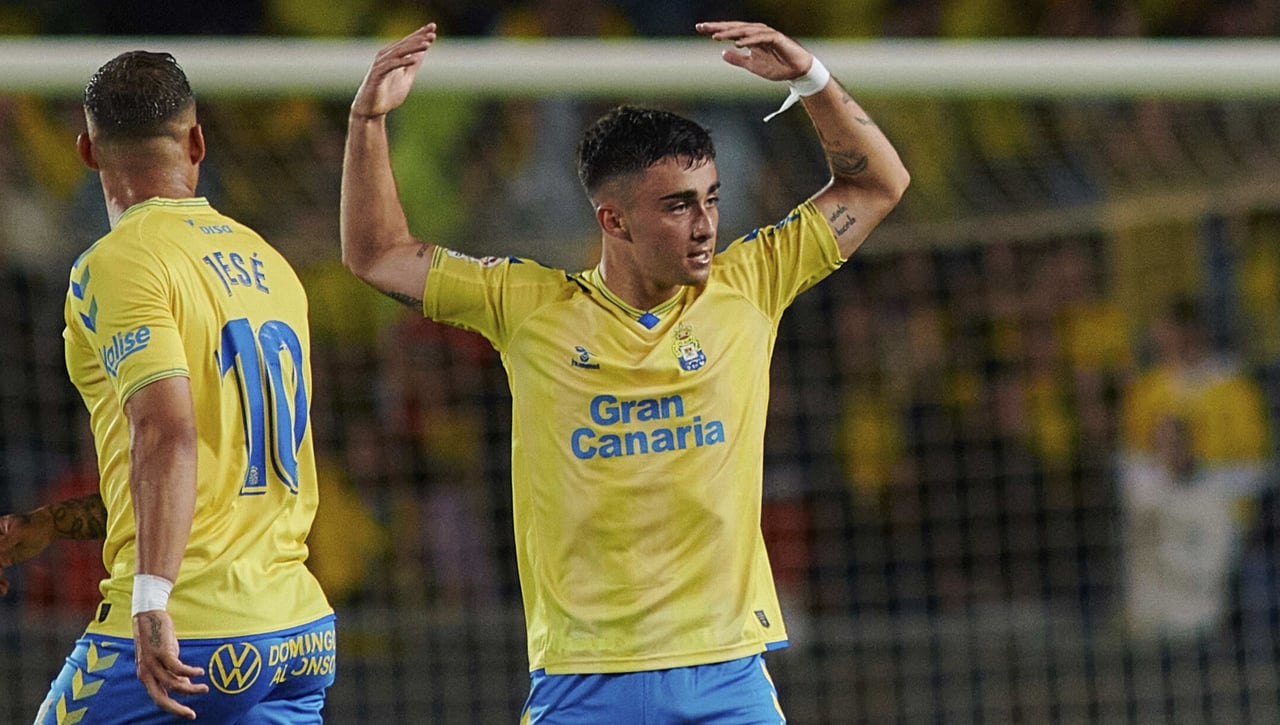 Real Madrid y Barcelona abren una guerra por Alberto Moleiro