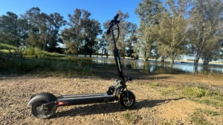 El patinete con el que no tendrás problemas con la DGT pese a su descomunal potencia