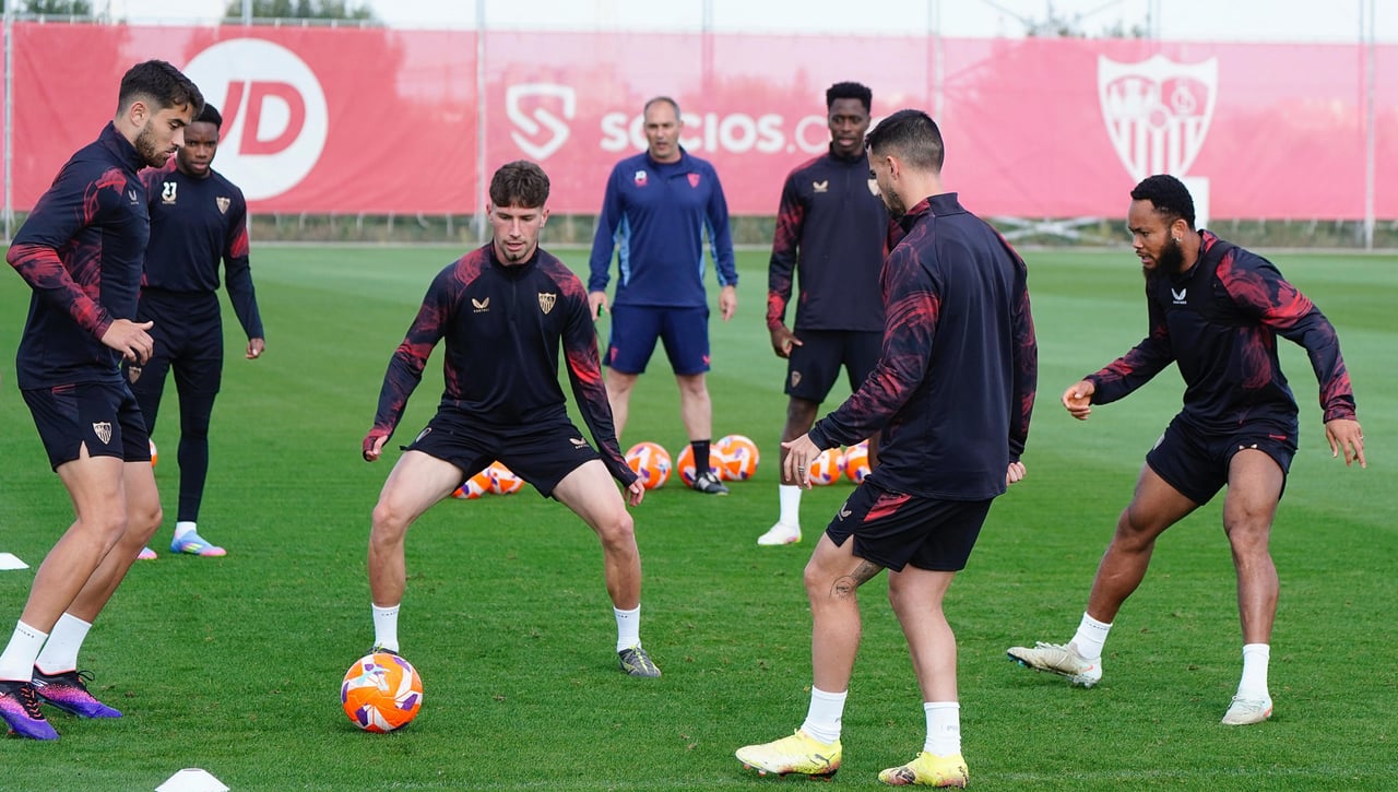 Calma tensa en el Sevilla: Badé preocupa, Isaac Romero queda señalado, Sow y Lokonga sorprenden...
