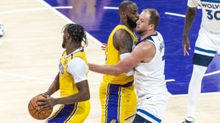 Así ha sido el estreno de LeBron James junto a su hijo en la NBA