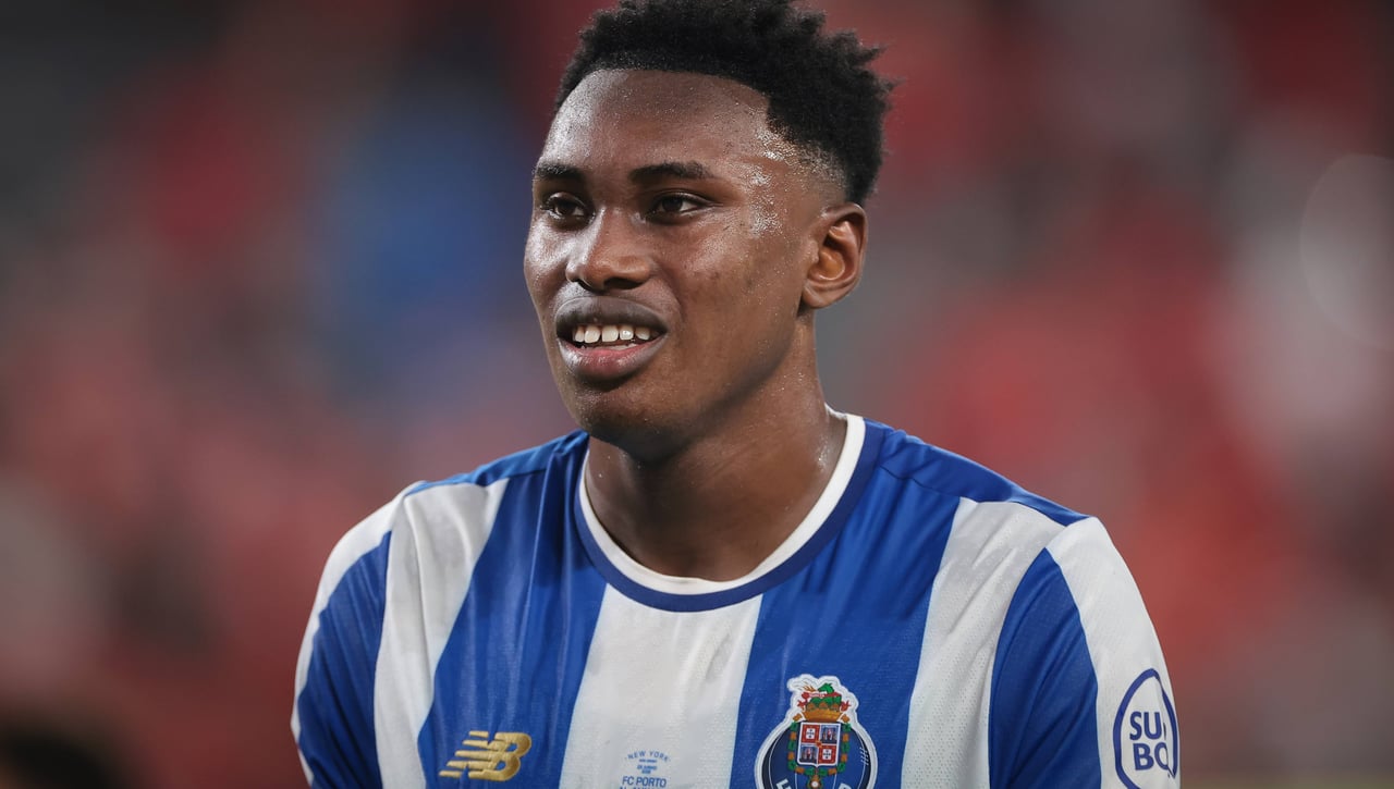 Samu Aghehowa vuelve a escena