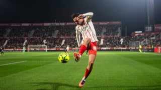 Arnau Martínez, 100 partidos que muestran un liderazgo precoz para sostener al Girona