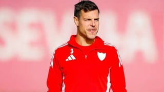 Azpilicueta reaparece a tiempo en un entrenamiento con una significativa novedad