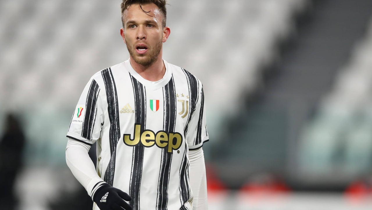 Arthur no cuenta con minutos en la Juventus y Neymar le impulsa a su vuelta a Brasil