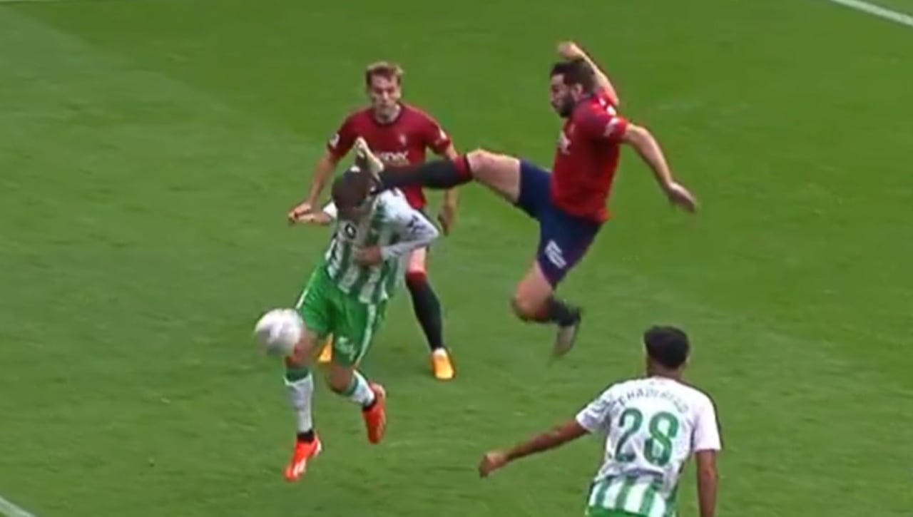 La patada en la cabeza de Moncayola a Miranda