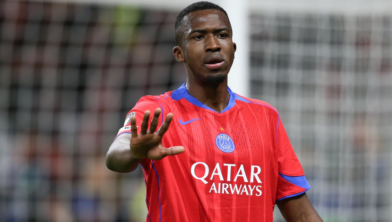 Willian Pacho amplía su vínculo con el PSG hasta 2030