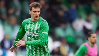 Diego Llorente, "precavido" ante la "final" de Guimaraes, la echa al suelo