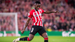 Iñaki Williams calienta a la Real Sociedad