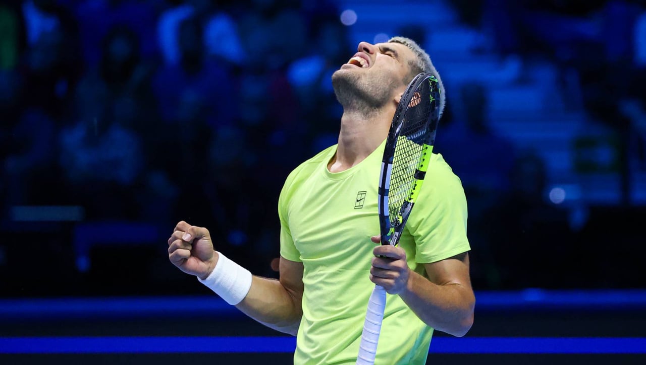 De Miñaur clasifica a Carlos Alcaraz para las semifinales de las ATP Finals