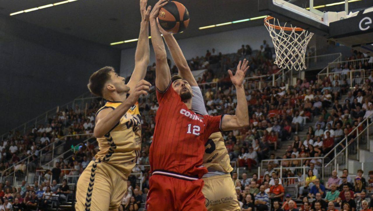 Un doble problema de última hora para el Covirán Granada