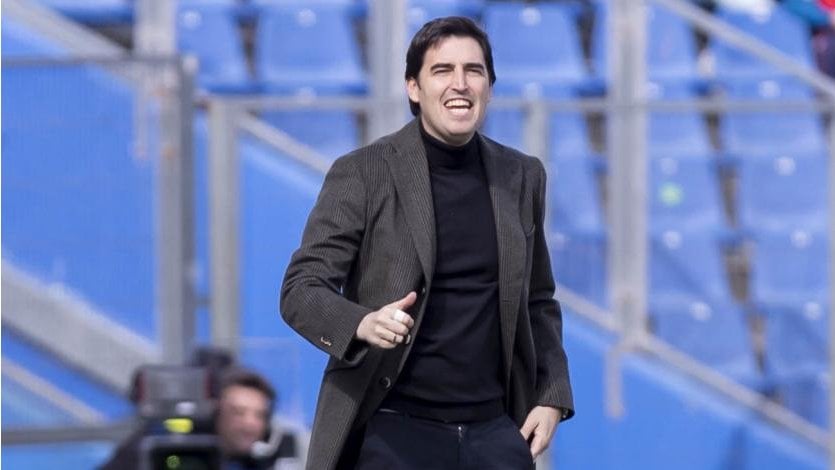 El joven talento español que estuvo cerca del Barça y ahora se quiere llevar Iraola a la Premier