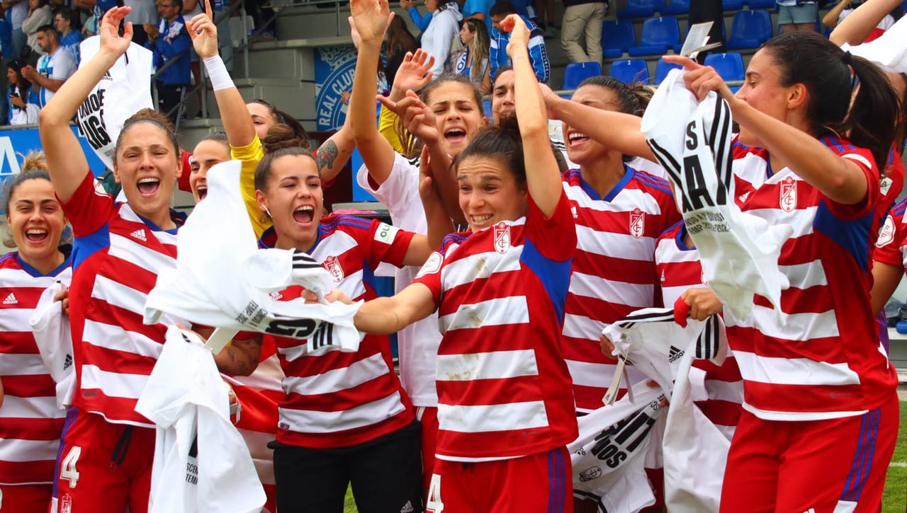 El Granada celebra un doblete histórico