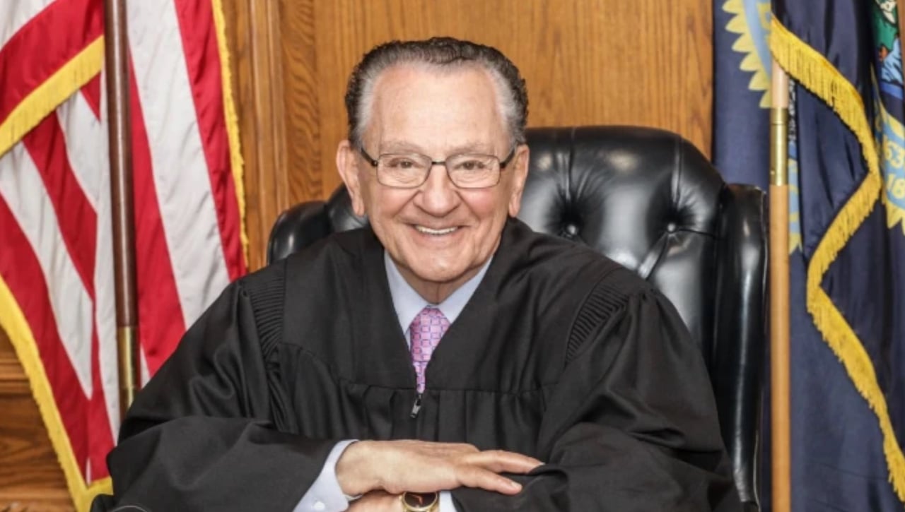 Muere el juez más viral de las redes sociales, Frank Caprio