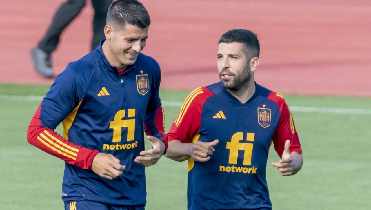 El teléfono de Jordi Alba vuelve a sonar dos veces más