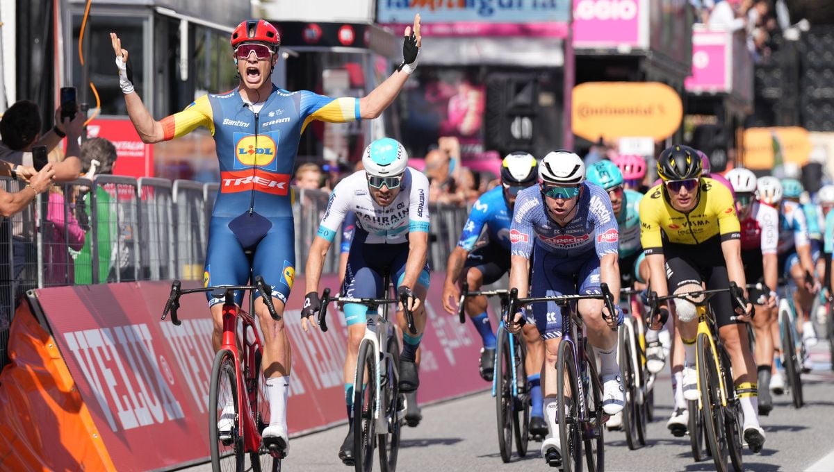 Milan se desquita en un día con gran protagonismo español en el Giro de Italia