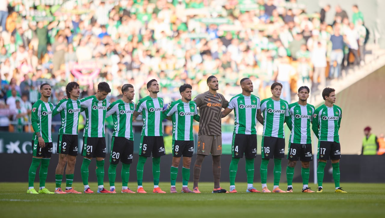El Betis digiere la polémica ante el Girona y la previa del derbi con buenos augurios en la Europa League