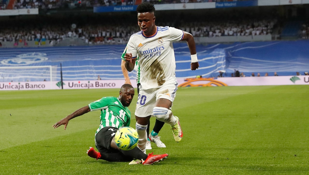 Agarrados (y preocupados) a Youssouf Sabaly