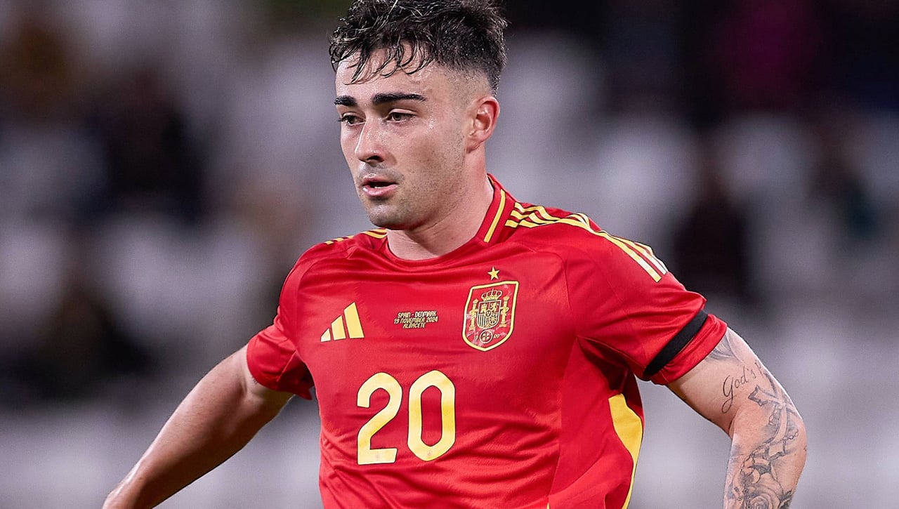 Lidera la carrera por Alberto Moleiro