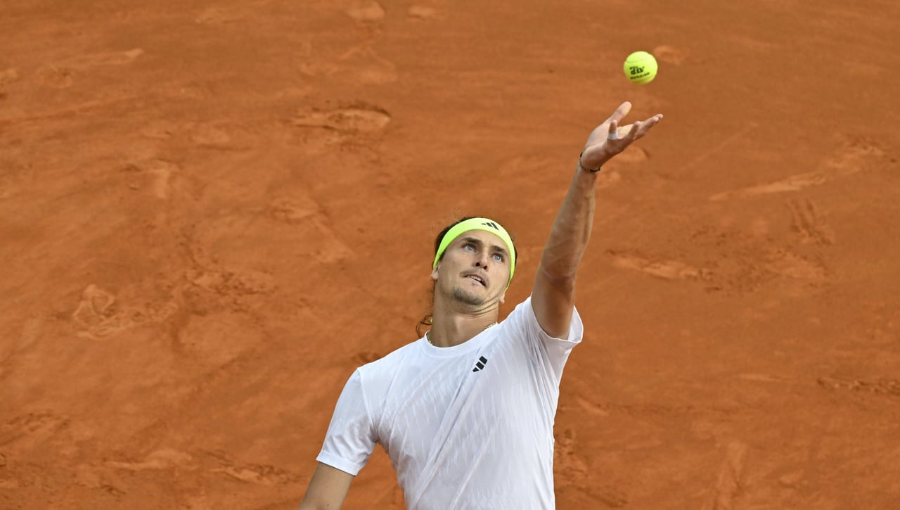 Zverev da la sorpresa y deja el camino libre a Carlos Alcaraz