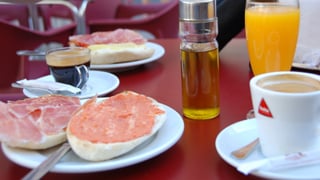 El bar de Sevilla que regala desayunos gratis por el Día de Andalucía
