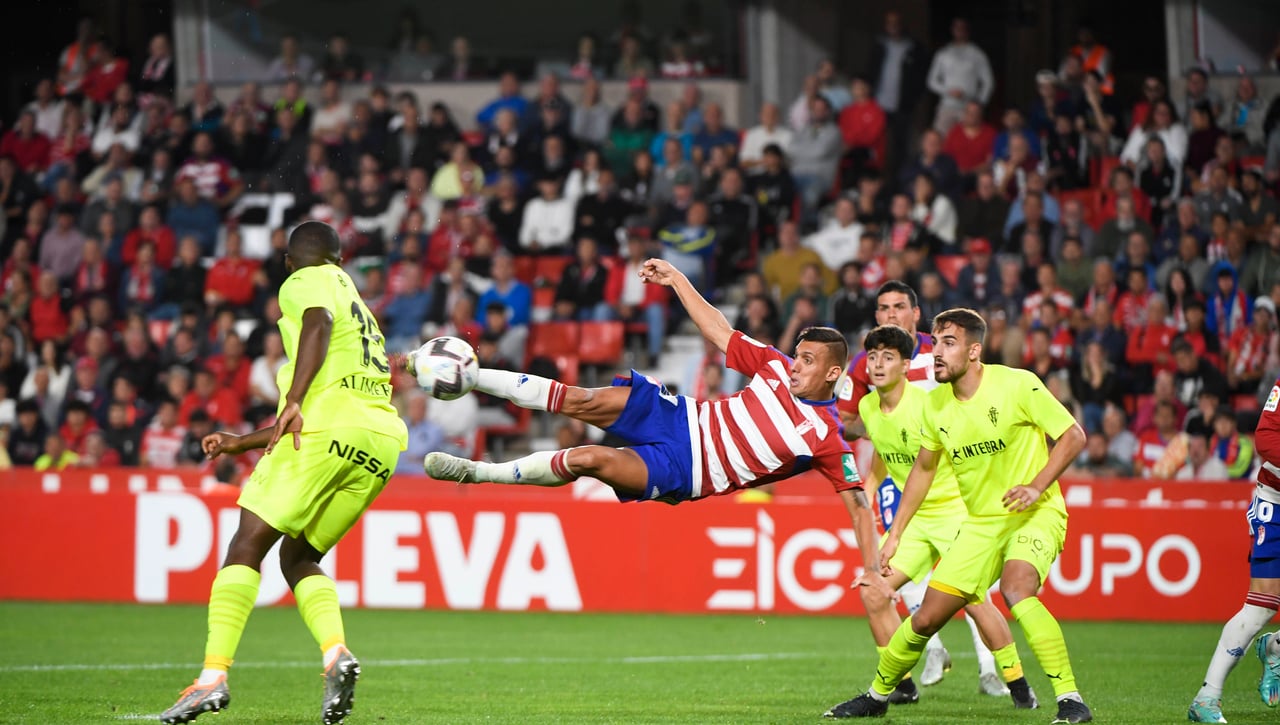 Las mejores imágenes de la victoria del Granada sobre el Sporting