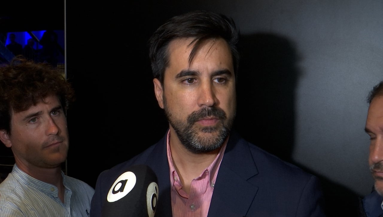 Javier Solís: “Según la camiseta que lleven, se actúa de una manera o de otra”