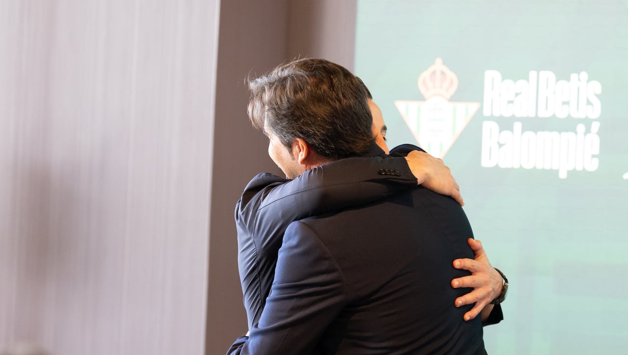 "Sé que dirigiré a la selección y al Betis"