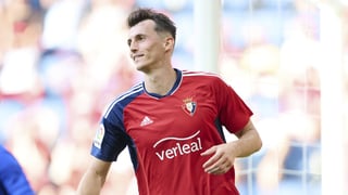 El gesto humanitario de Budimir con una veterana aficionada de Osasuna