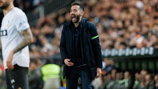 El plan de Corberán para hacer frente a su gran problema en el derbi ante el Levante