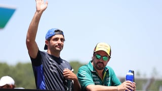 Carlos Sainz le hace un favor a Fernando Alonso
