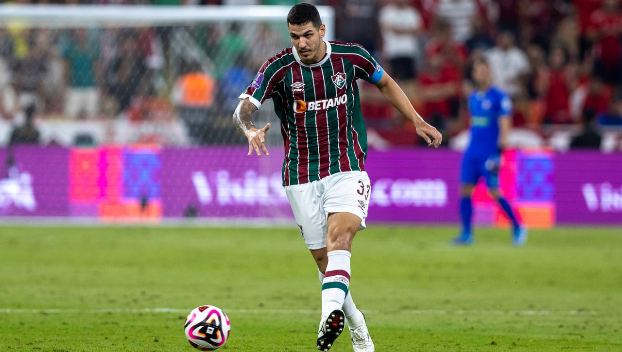 Lío con Vitao y contactos con Nino: el Betis recalcula ruta hacia un central  