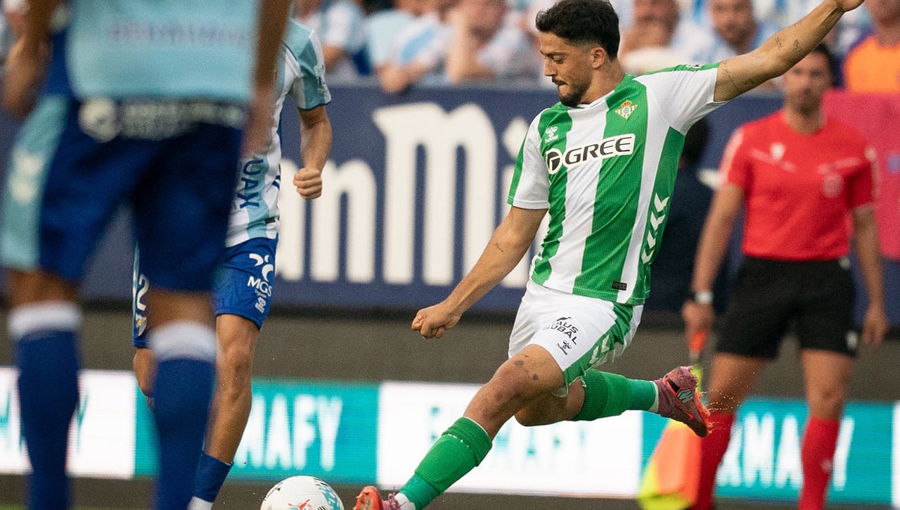 Málaga 3-1 Betis: Alarma por el agujero atrás y la lesión de Isco 