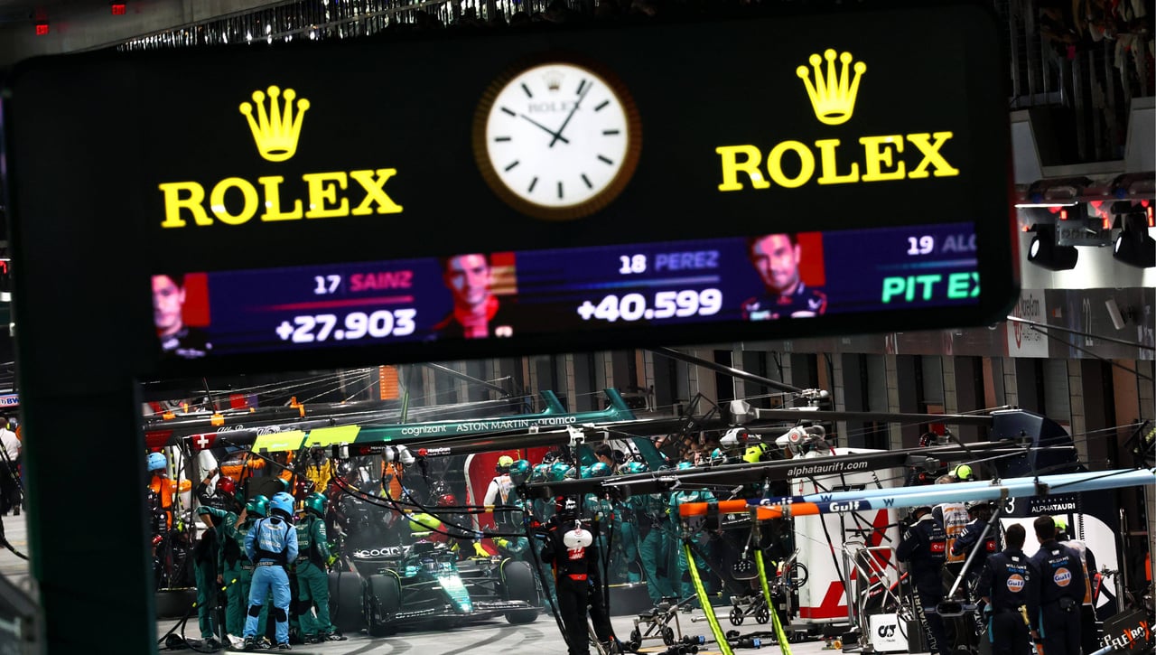 Lucha fratricida entre Fernando Alonso y Carlos Sainz en Abu Dabi