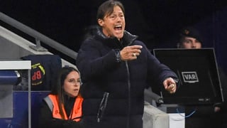 Almeyda valora las lesiones de Vargas y Januzaj y lamenta la falta de gol del Sevilla: "En tantas ocasiones hay que definir" 
