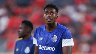 Contemplan el fichaje de Samu Aghehowa