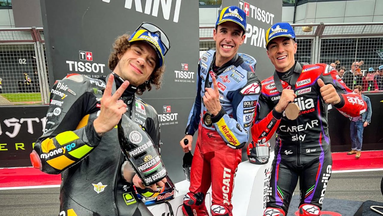 Álex Márquez hace historia ganando la carrera al sprint