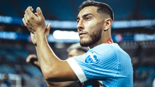 Víctor Orta desmiente un posible fichaje del Sevilla: "Es falso"