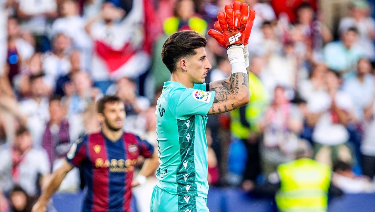 Alarma en el Levante UD: Dani Cárdenas dice adiós por una terrible lesión