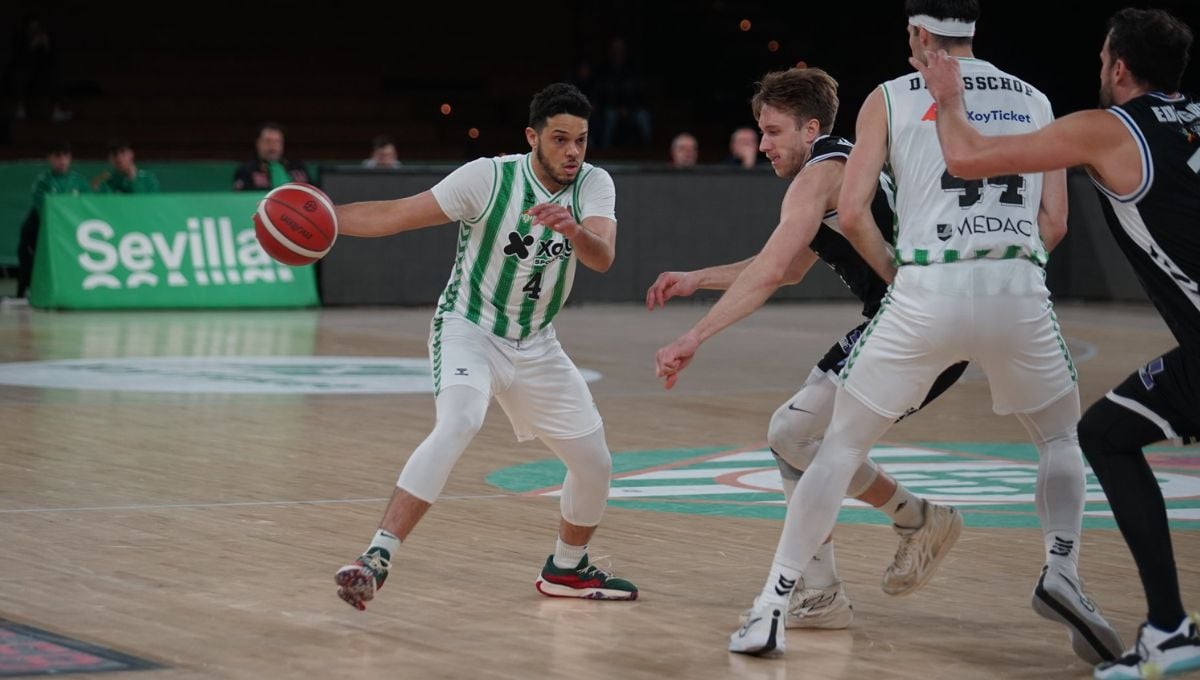 Un Betis desatado ilusiona a su afición