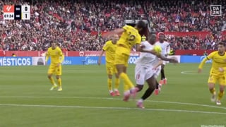 La polémica del Sevilla - Girona: posible penalti de Vitor Reis, muy claro el de Suazo