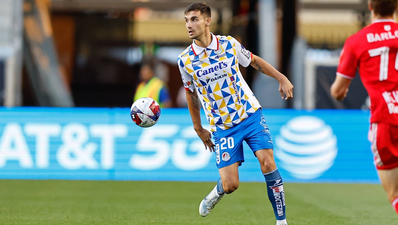 No llegó a jugar en el primer equipo y ahora se prepara para jugar un Mundial con México