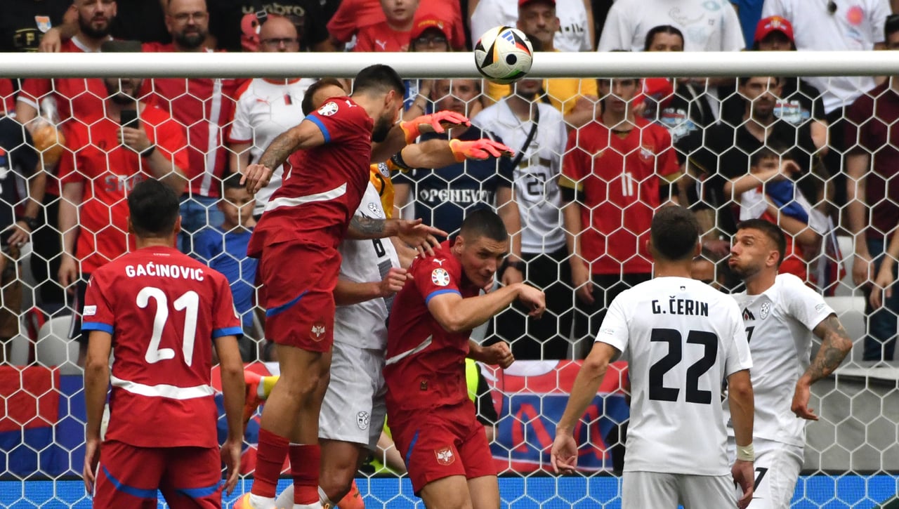 Eslovenia 1-1 Serbia: Luka Jovic salva los muebles