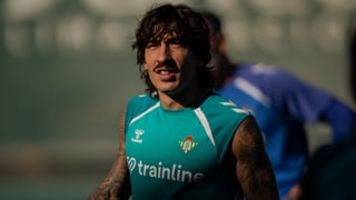 Una alegría, una sorpresa y seis bajas en el Betis a dos días de recibir a Osasuna 