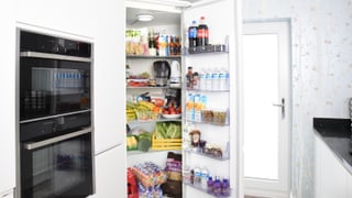 ¿Qué alimentos comer y cuáles no tras el apagón?: Yogur, embutido, queso, fruta, carne, pescado, huevos...