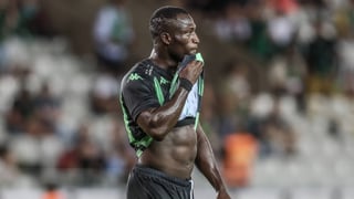 Mientras el Betis deshoja la margarita, Kévin Denkey sigue a lo suyo