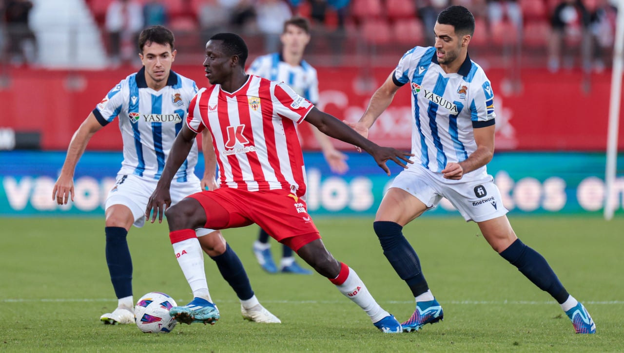 El Almería responde a una jugosa oferta del Friburgo por Dion Lopy