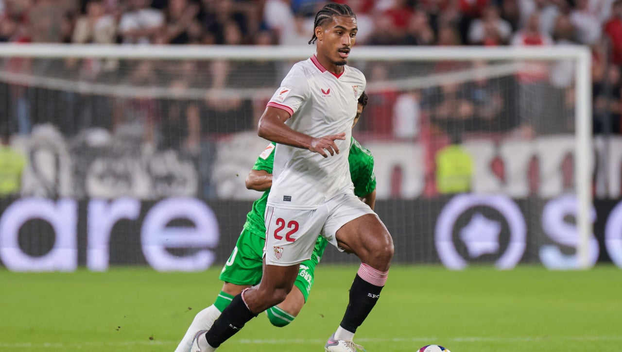 Badé se 'nacionaliza' andaluz gracias a dos pilares del vestuario