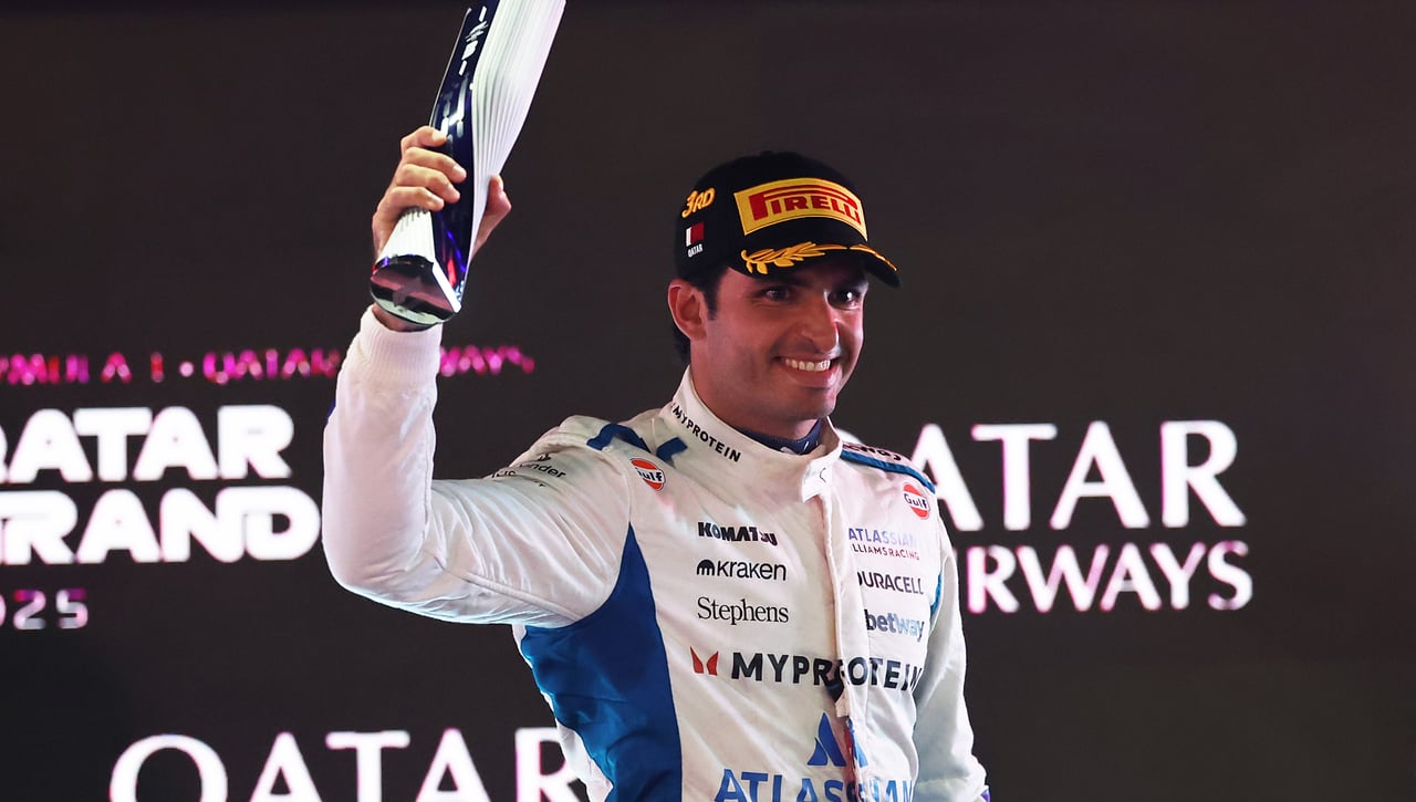 Carlos Sainz tras su podio en Qatar: "Ha sido una de mis mejores y más inesperadas carreras"